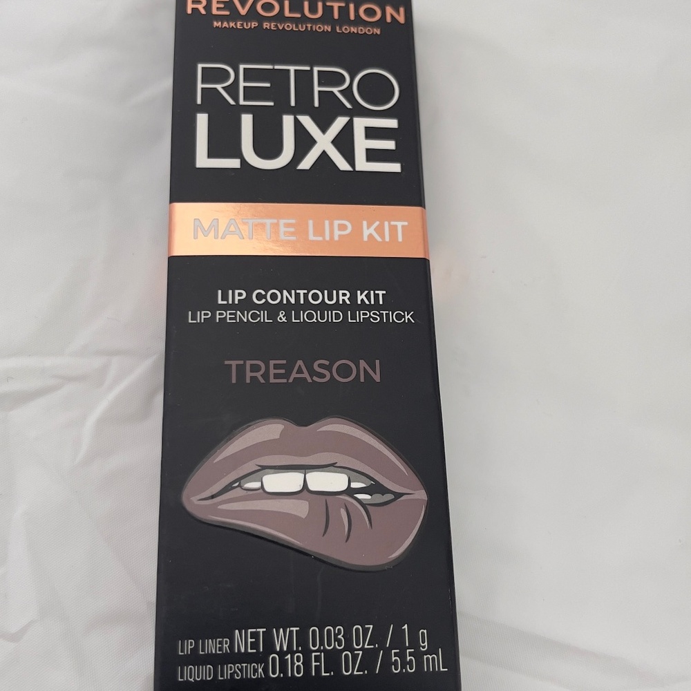 Revolution Retro Luxe Matte Lip Kit (Treason)